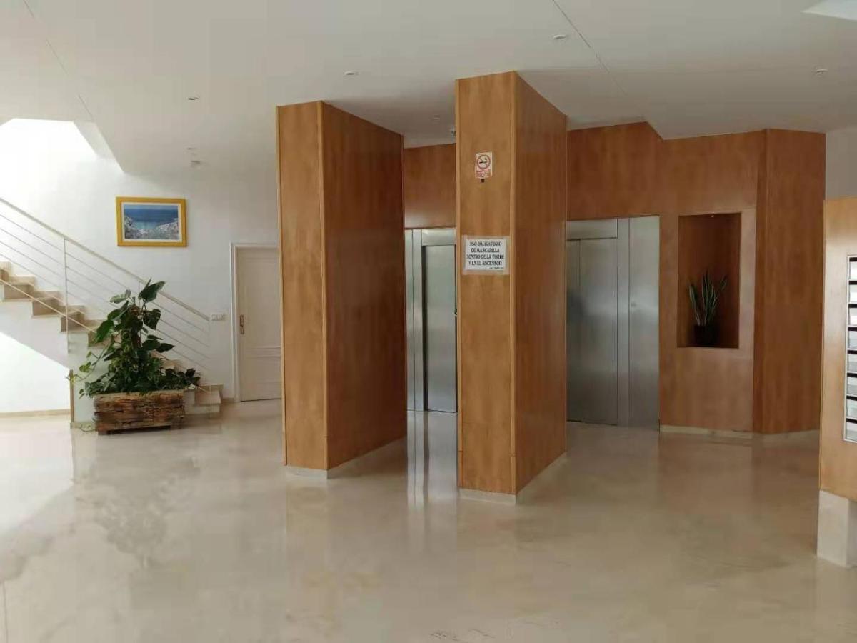 Holiday Apartment Torres Montecarlo Бенидорм Екстериор снимка