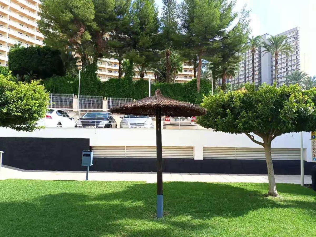 Holiday Apartment Torres Montecarlo Бенидорм Екстериор снимка