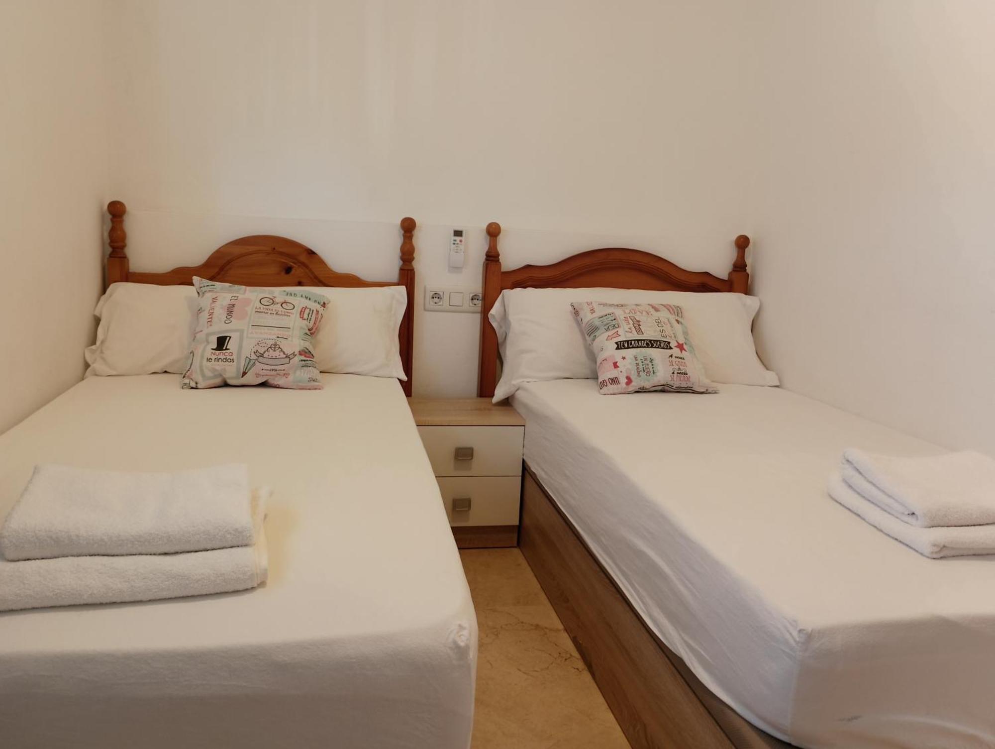 Holiday Apartment Torres Montecarlo Бенидорм Екстериор снимка